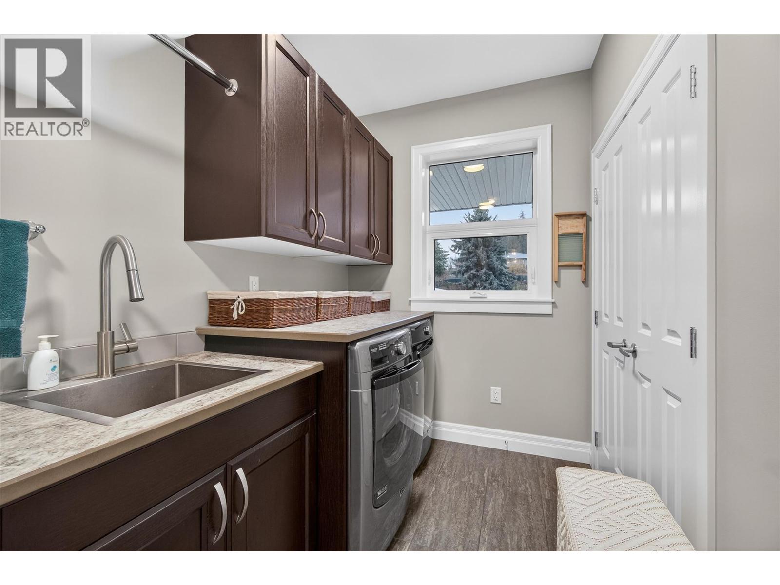  2281 24 Avenue Northeast, Salmon Arm