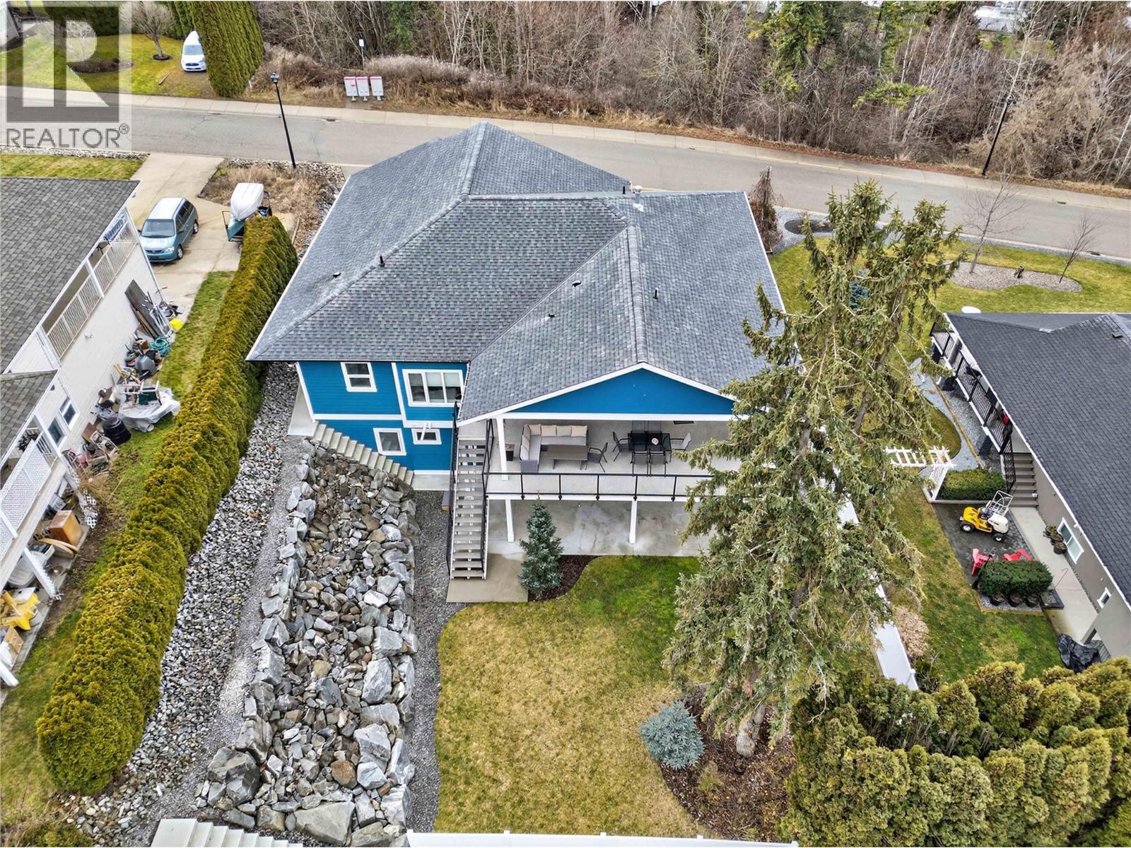 2281 24 Avenue NE - 89