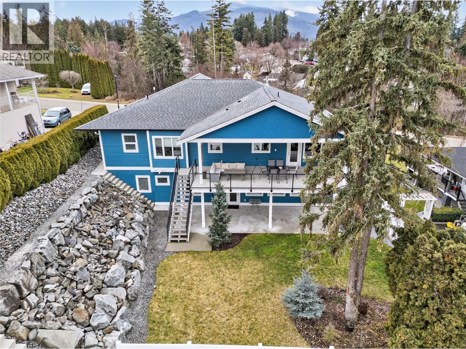  2281 24 Avenue Northeast, Salmon Arm