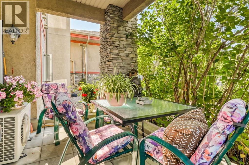 Single Family House for Sale in   Lake Fraser Green SE Lake Bonavista Calgary 