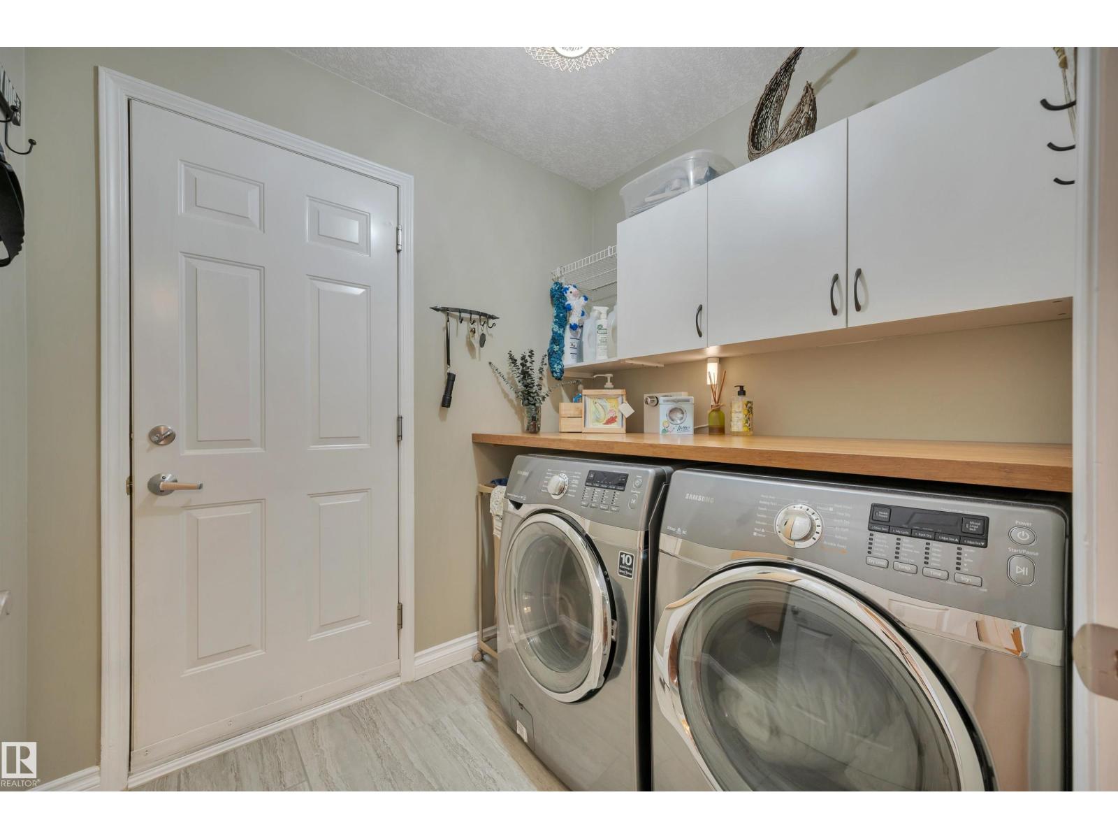 Single Family House Bungalow for Sale in  BERRYMORE DR St. Albert 