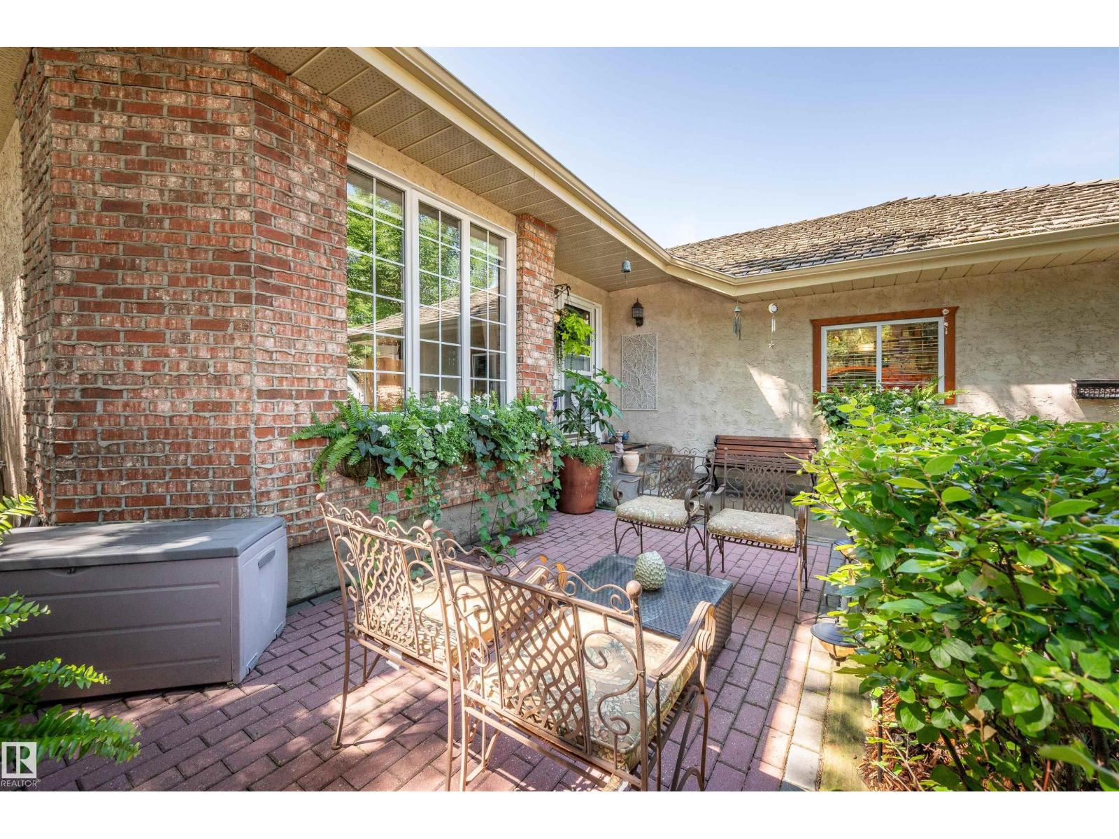 Single Family House Bungalow for Sale in  BERRYMORE DR St. Albert 