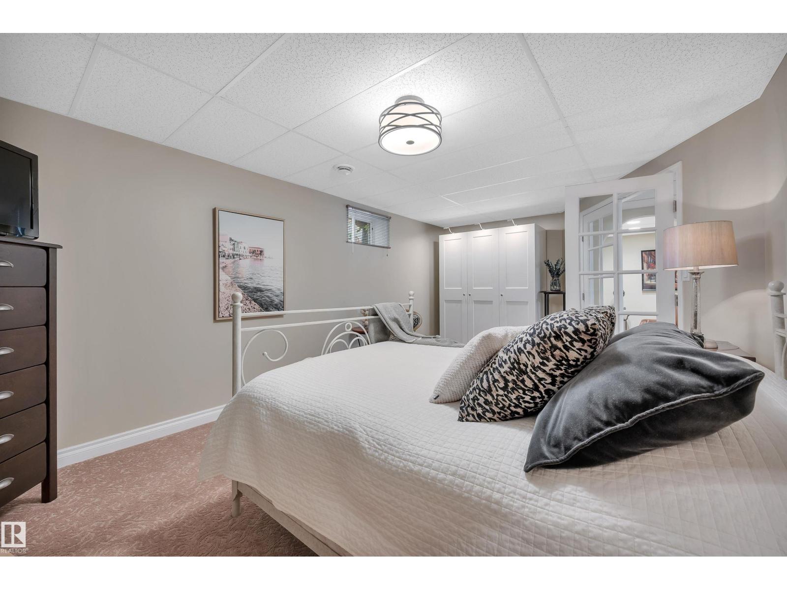 Single Family House Bungalow for Sale in  BERRYMORE DR St. Albert 