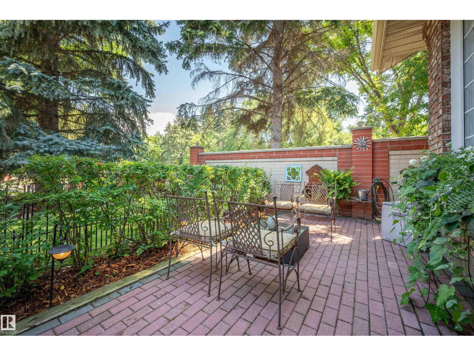 Single Family House Bungalow for Sale in  BERRYMORE DR St. Albert 