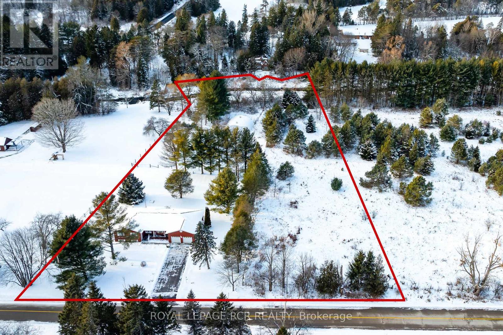 2534 Highpoint Sideroad