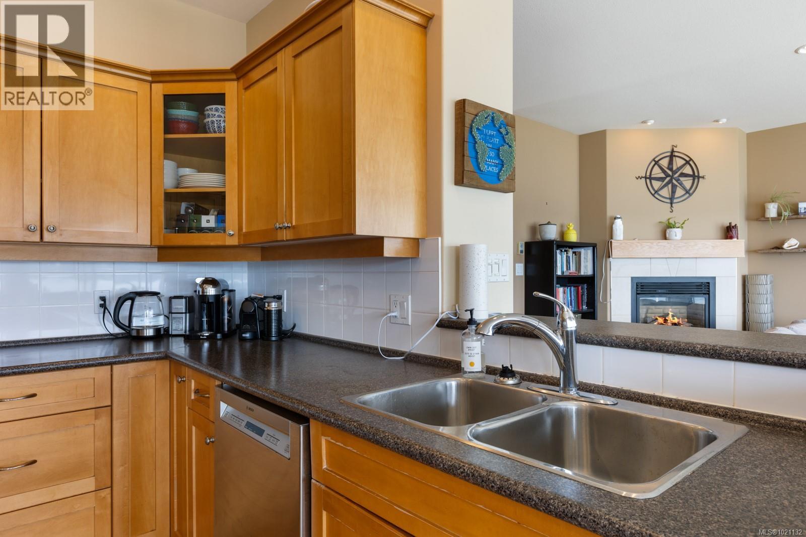 6800 Buckley Bay Frontage Rd, Fanny Bay