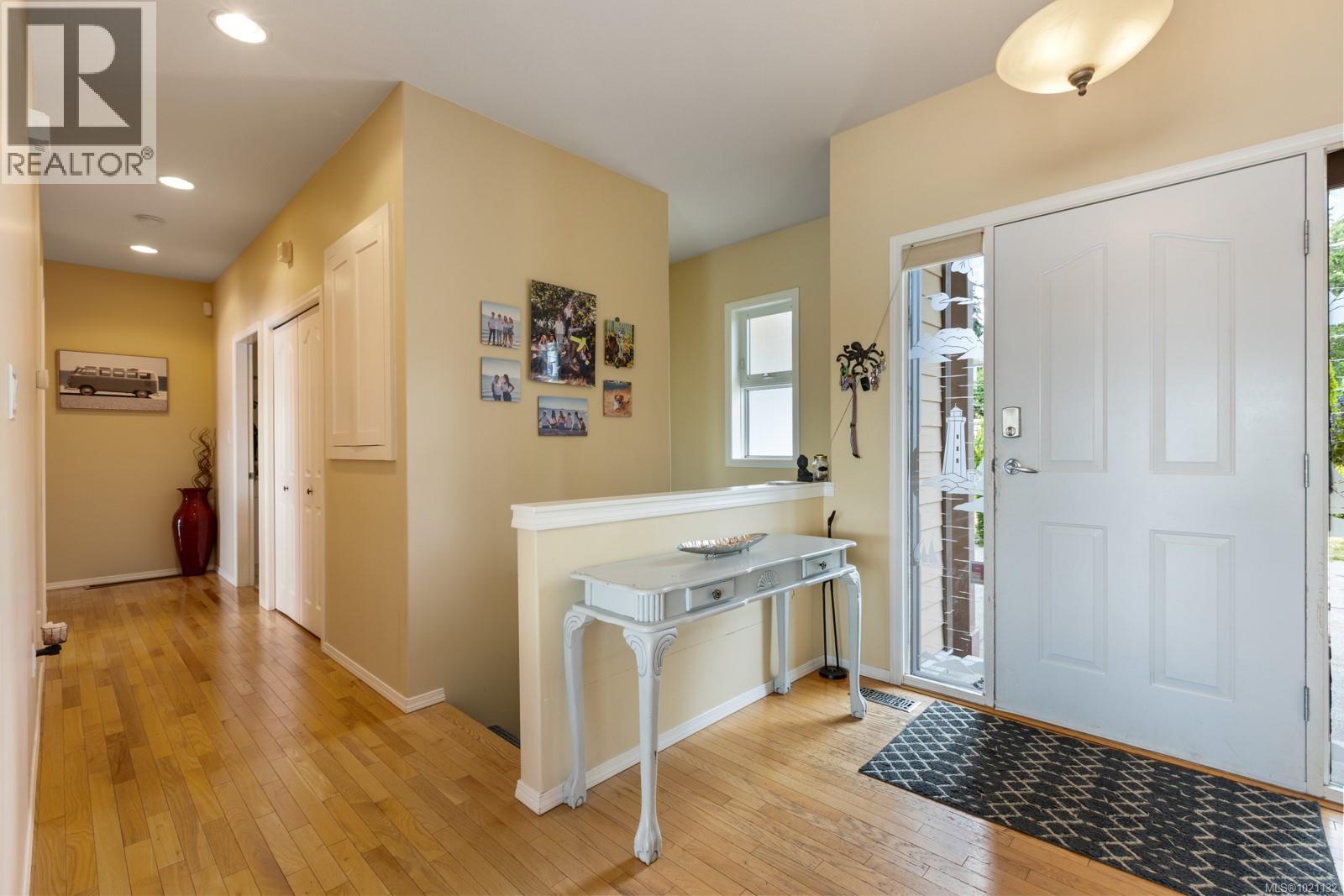 6800 Buckley Bay Frontage Rd, Fanny Bay