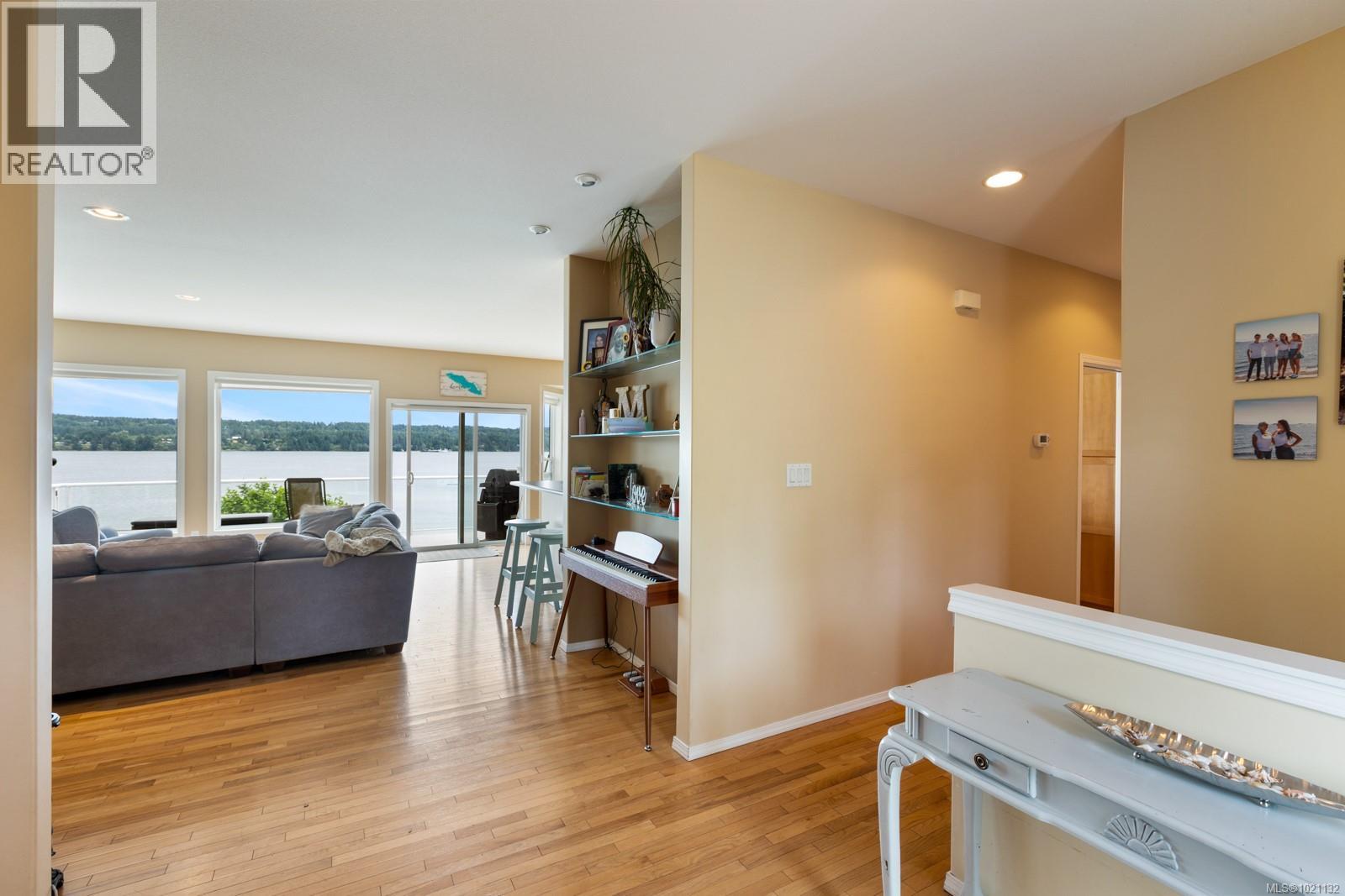 6800 Buckley Bay Frontage Rd, Fanny Bay