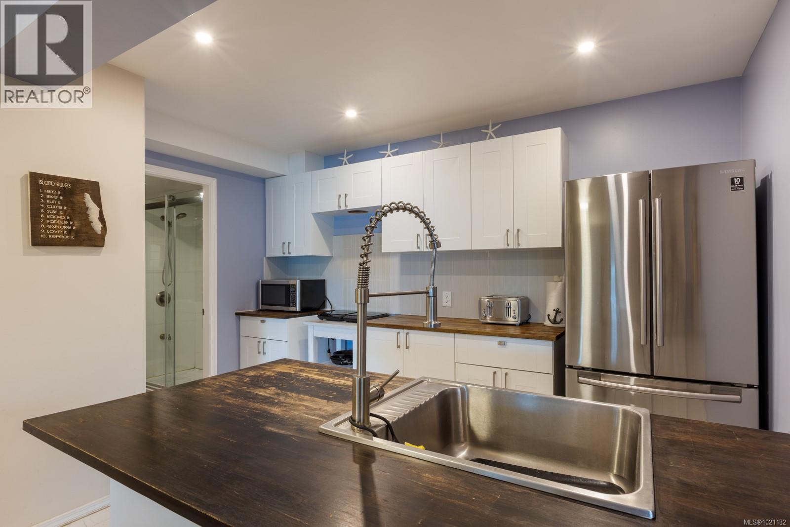 6800 Buckley Bay Frontage Rd, Fanny Bay