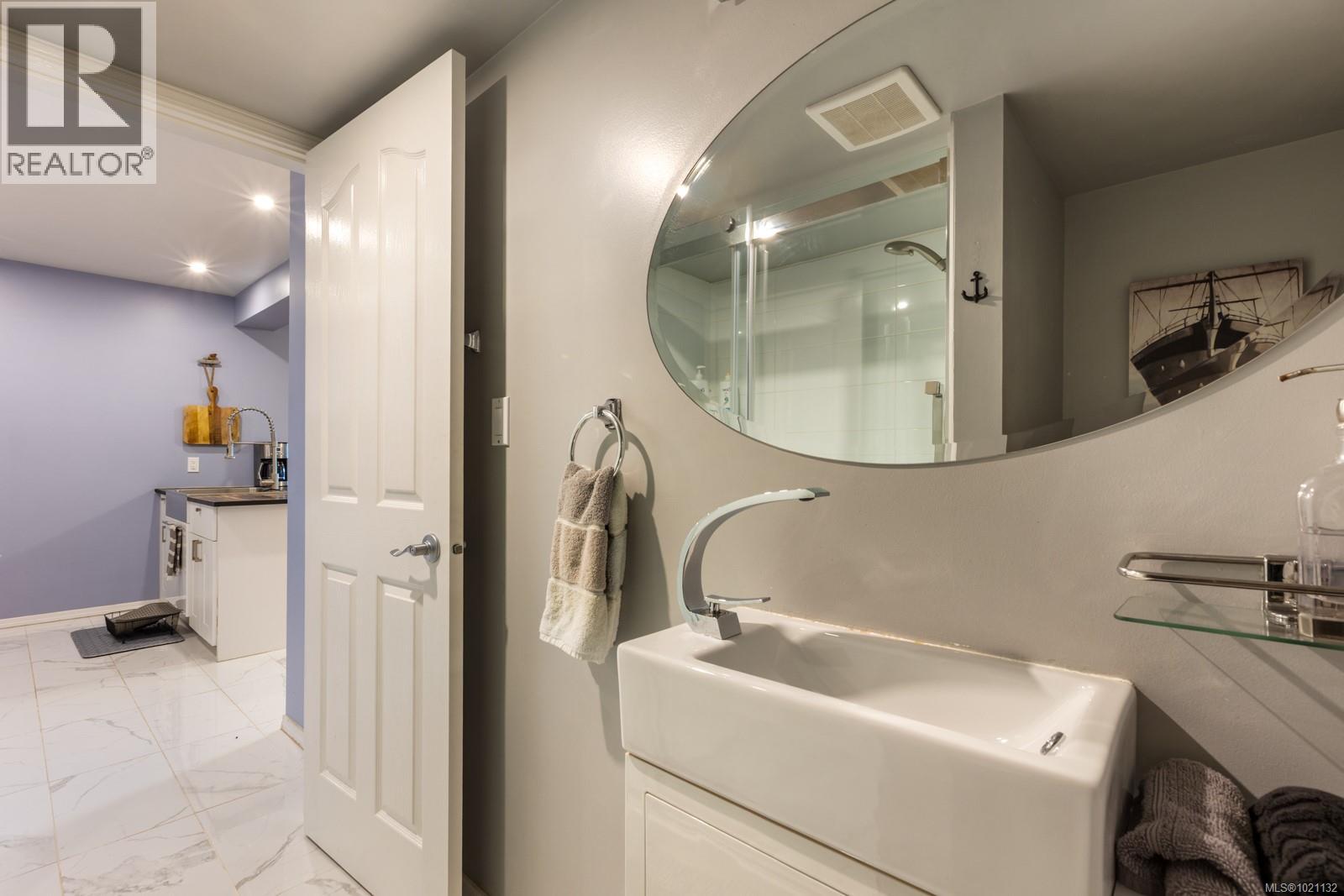 6800 Buckley Bay Frontage Rd, Fanny Bay