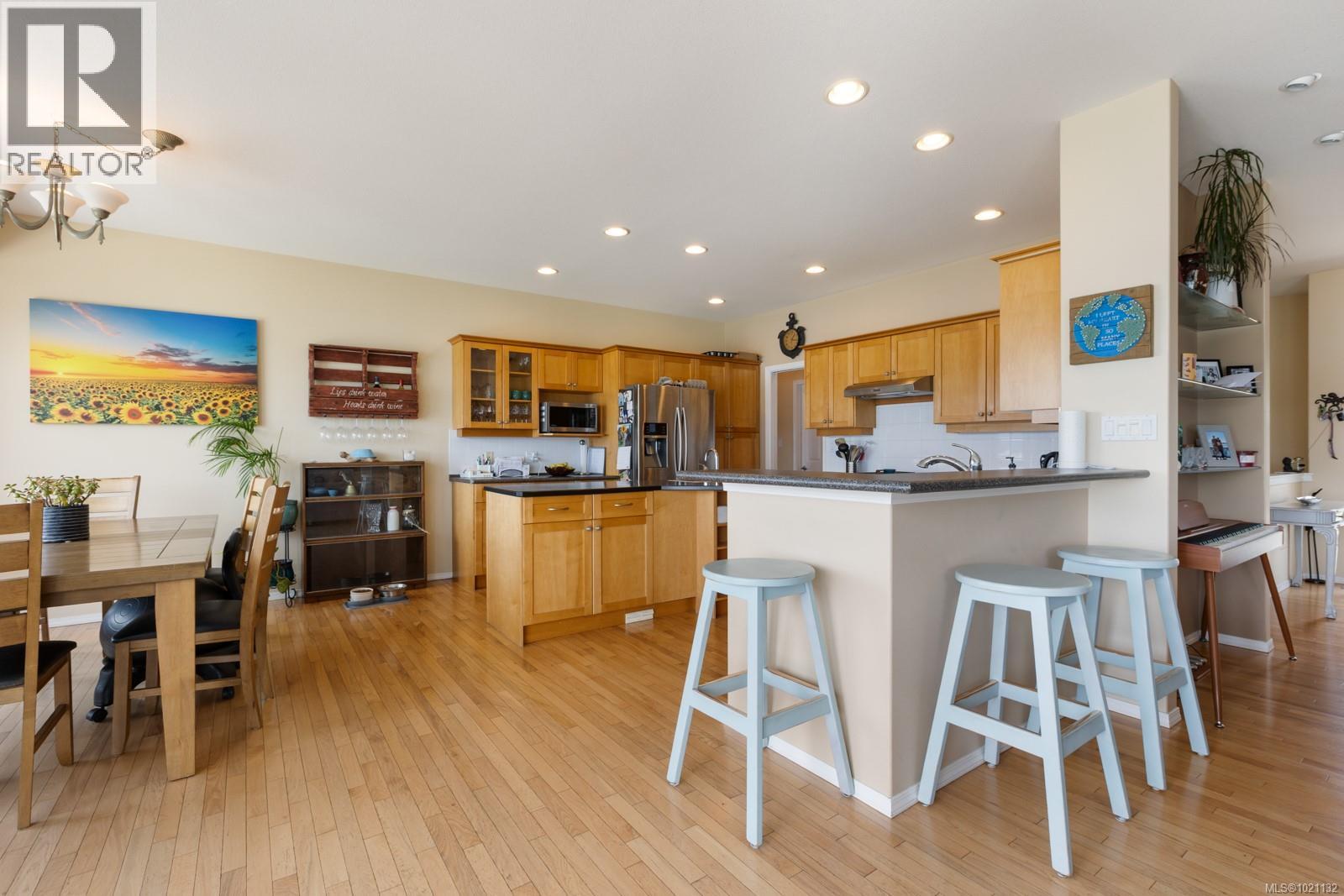 6800 Buckley Bay Frontage Rd, Fanny Bay