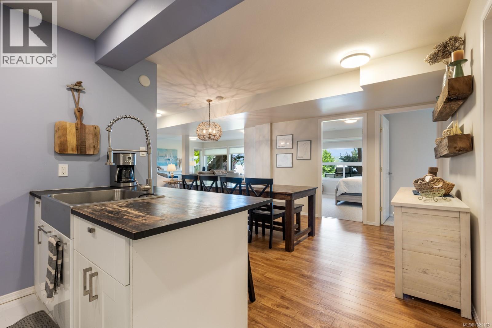 6800 Buckley Bay Frontage Rd, Fanny Bay