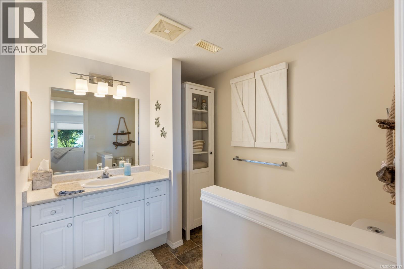 6800 Buckley Bay Frontage Rd, Fanny Bay