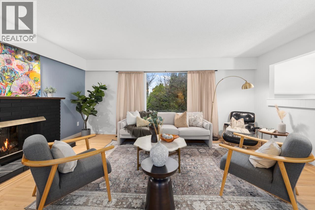 3878 ROYAL OAK Avenue - photo 2