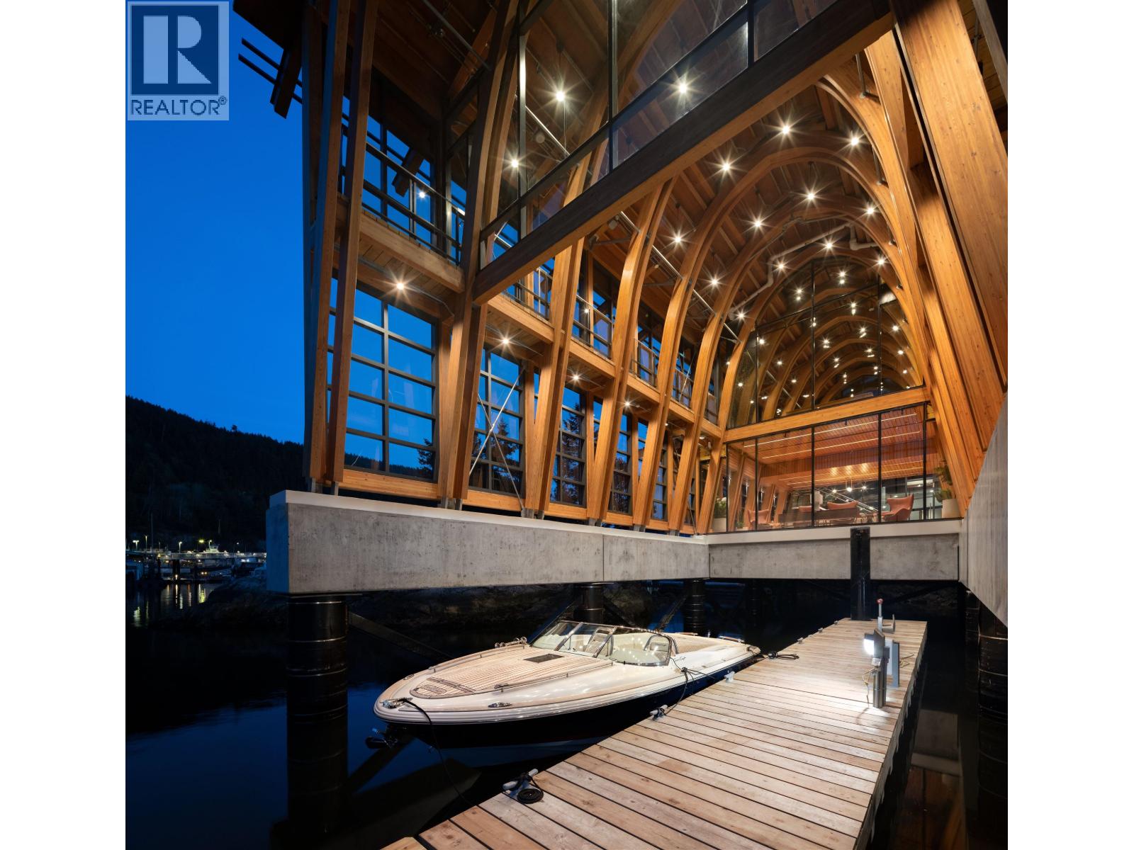 202 6691 NELSON AVENUE, West Vancouver