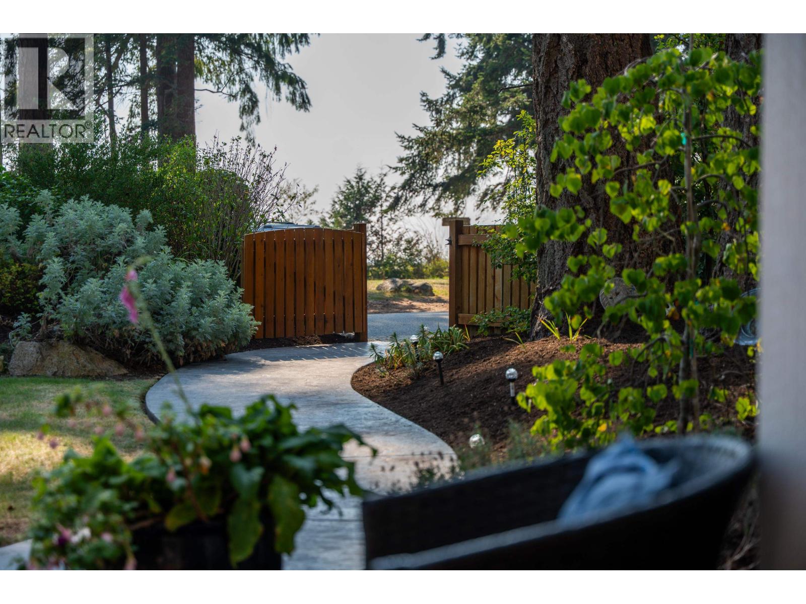 1590 OCEAN BEACH ESPLANADE, Gibsons