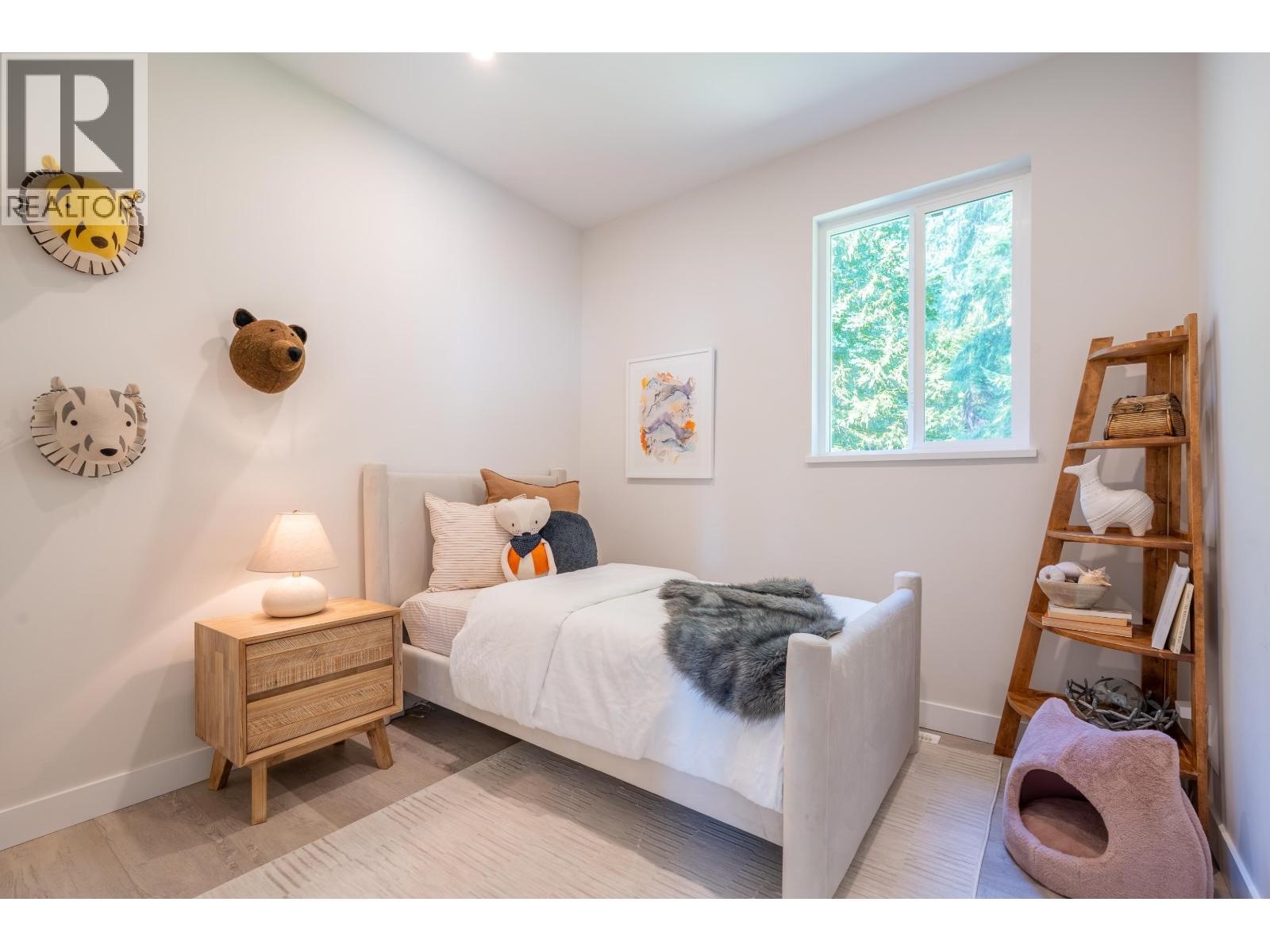 1590 OCEAN BEACH ESPLANADE, Gibsons