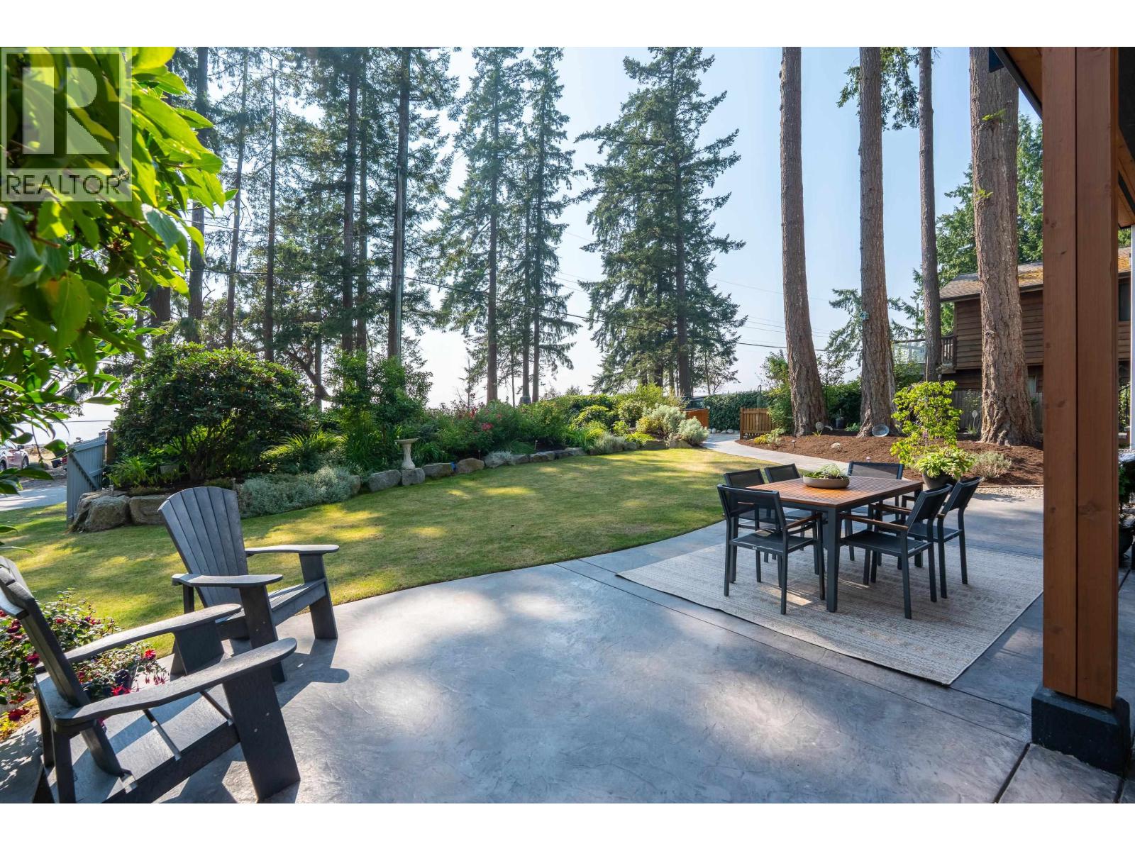 1590 OCEAN BEACH ESPLANADE, Gibsons