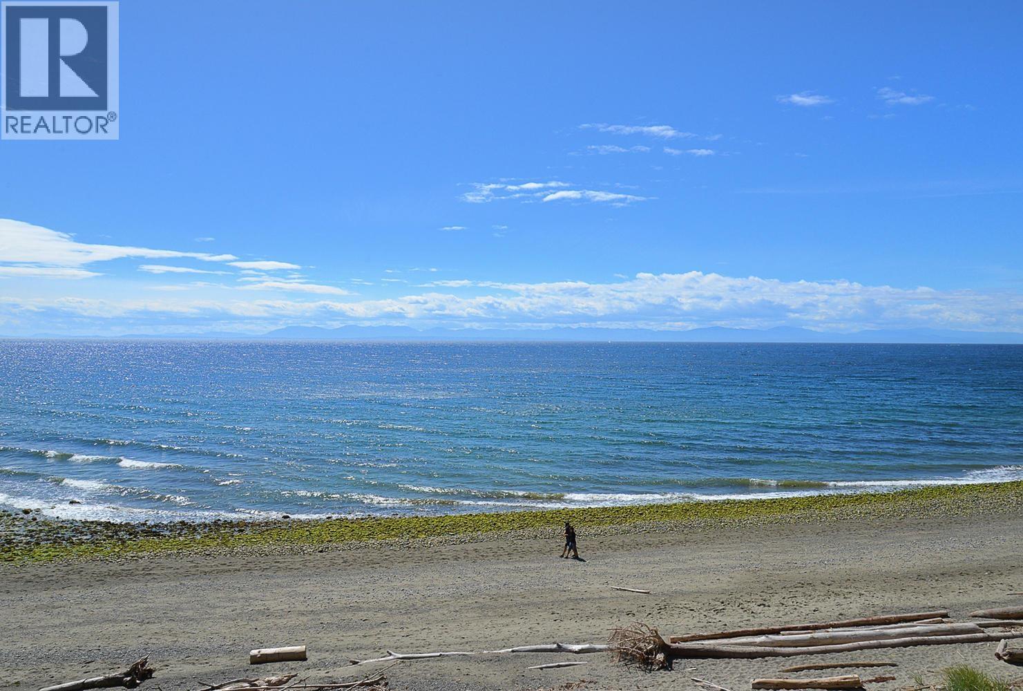 1590 OCEAN BEACH ESPLANADE, Gibsons