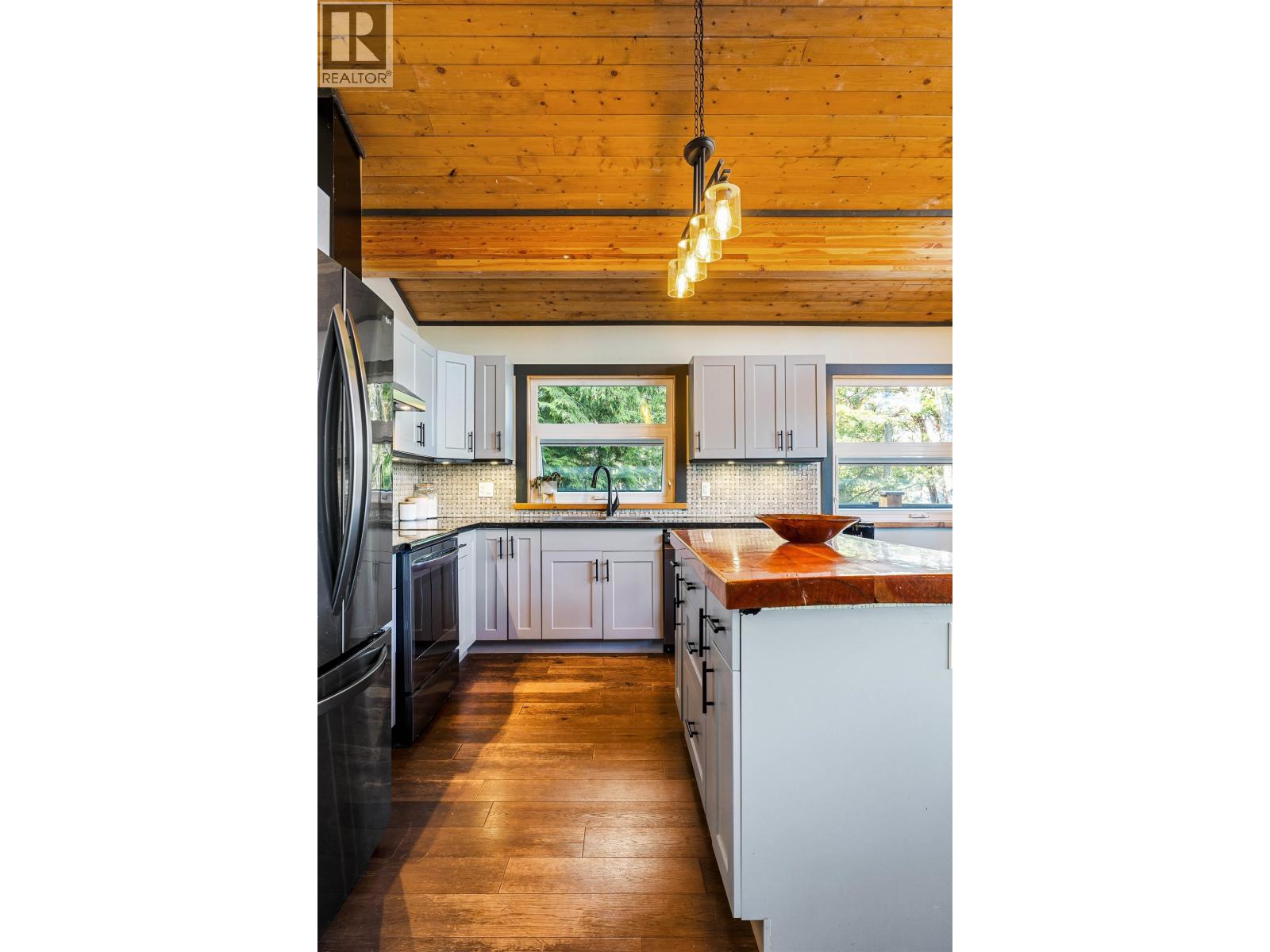 659 WILKS ROAD, Mayne Island