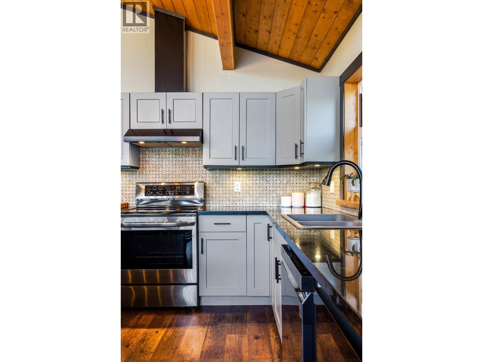 659 WILKS ROAD, Mayne Island