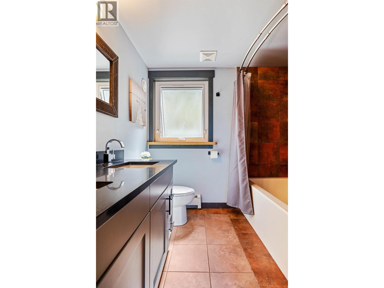 659 WILKS ROAD, Mayne Island