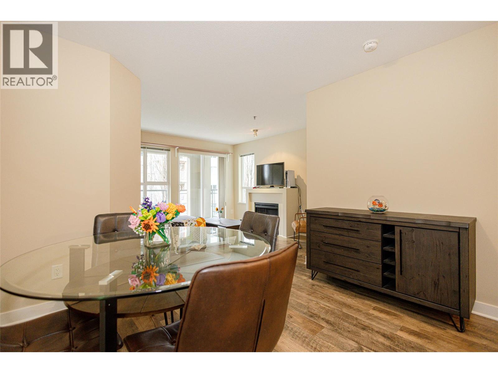 203 1093 Sunset Drive, Kelowna