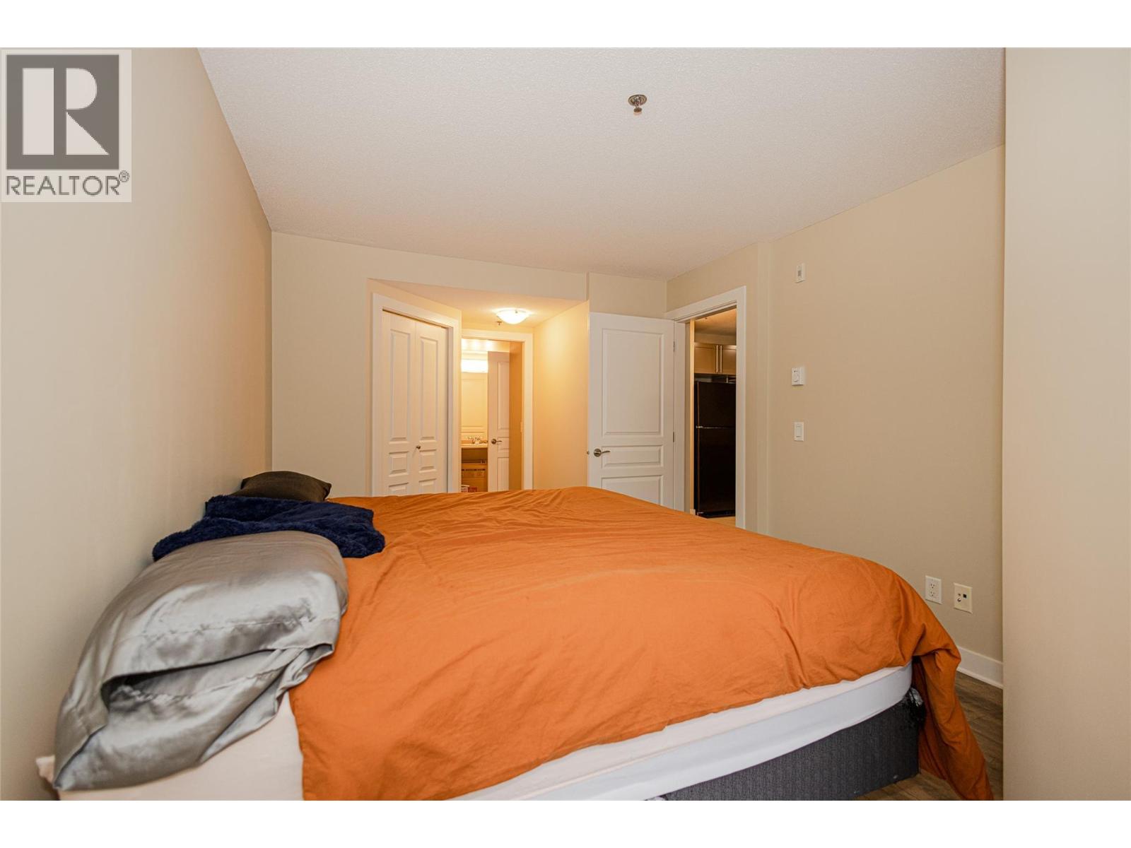 203 1093 Sunset Drive, Kelowna