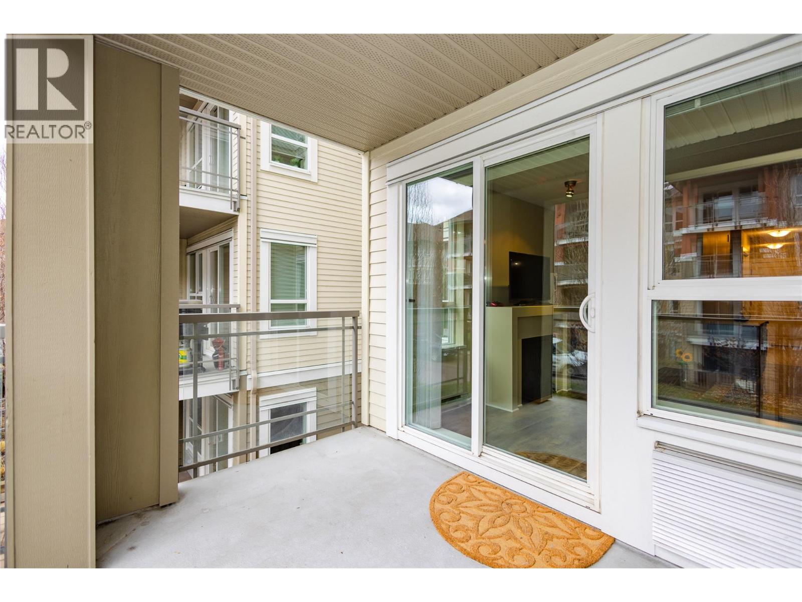 203 1093 Sunset Drive, Kelowna