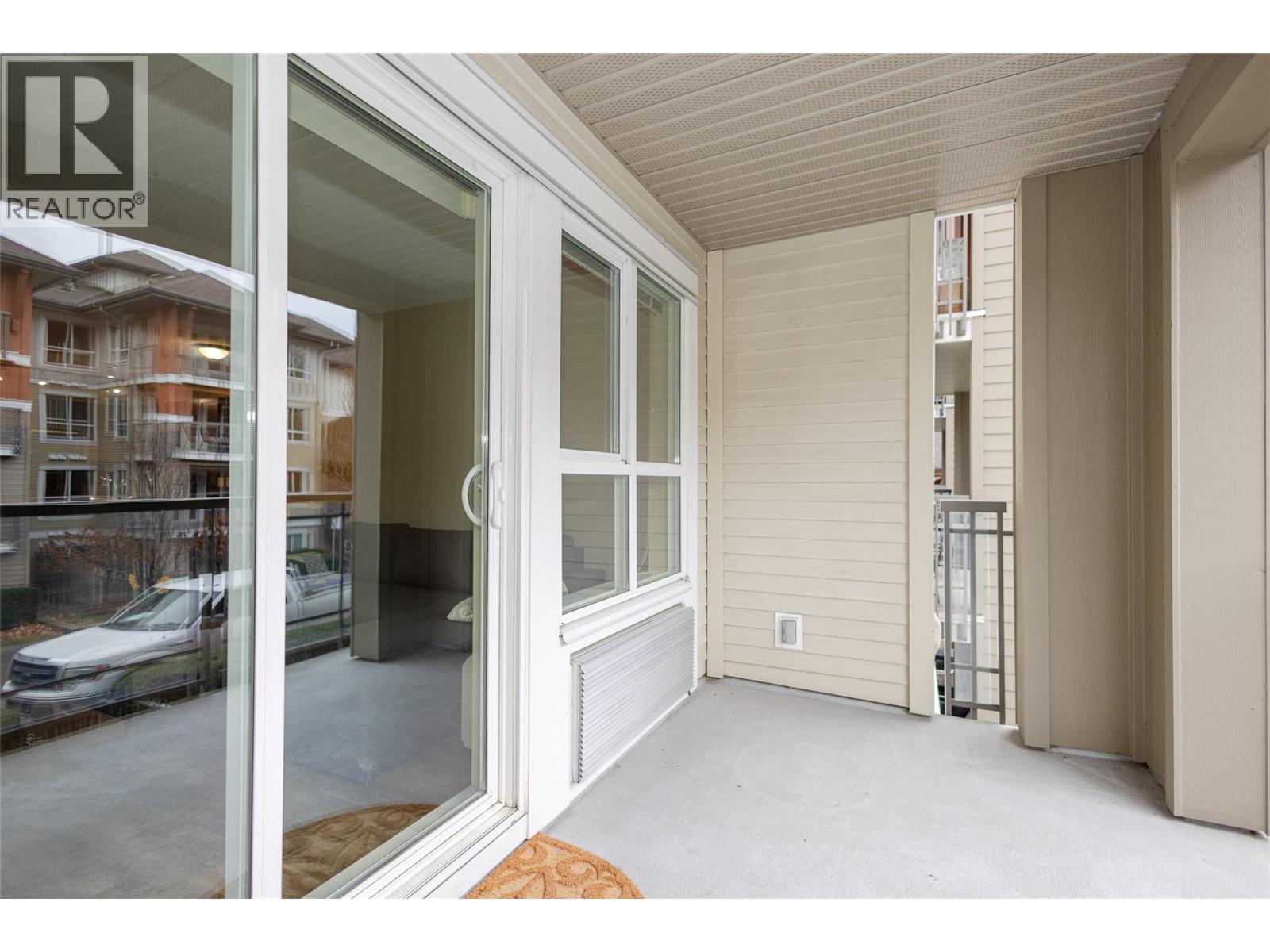 203 1093 Sunset Drive, Kelowna