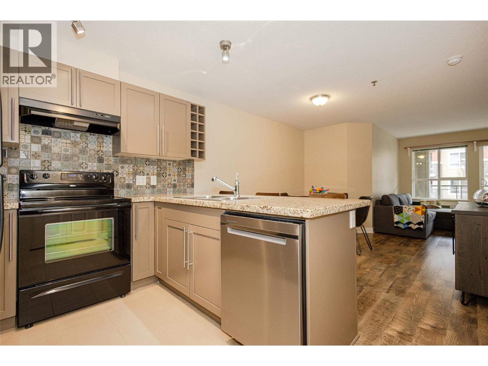 203 1093 Sunset Drive, Kelowna