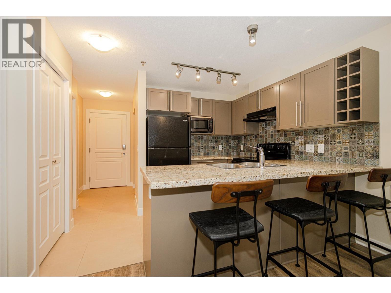 203 1093 Sunset Drive, Kelowna