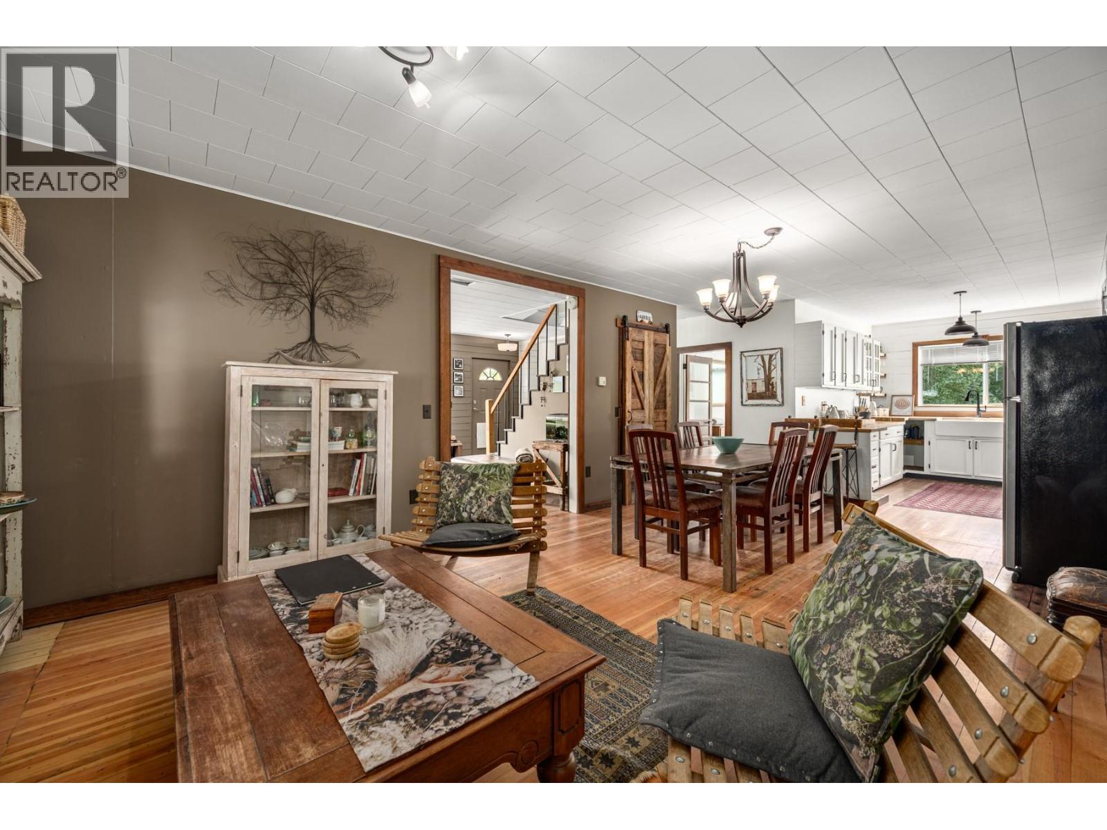 36 14th Avenue, Lillooet