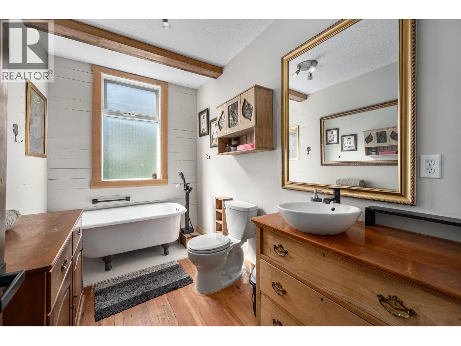 36 14th Avenue, Lillooet