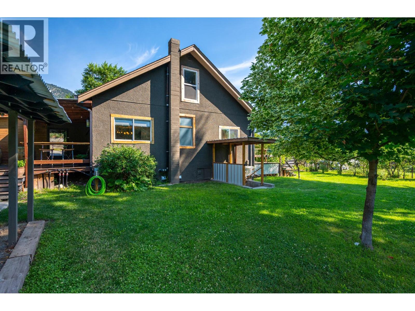 36 14th Avenue, Lillooet