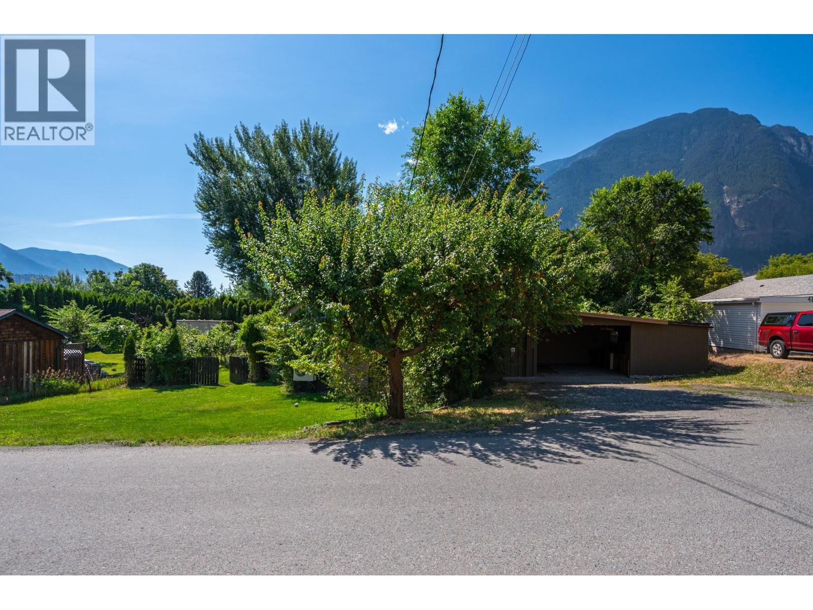 36 14th Avenue, Lillooet