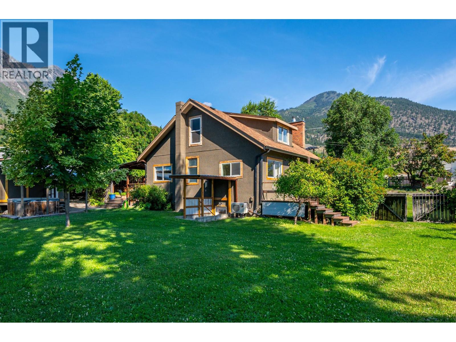 36 14th Avenue, Lillooet