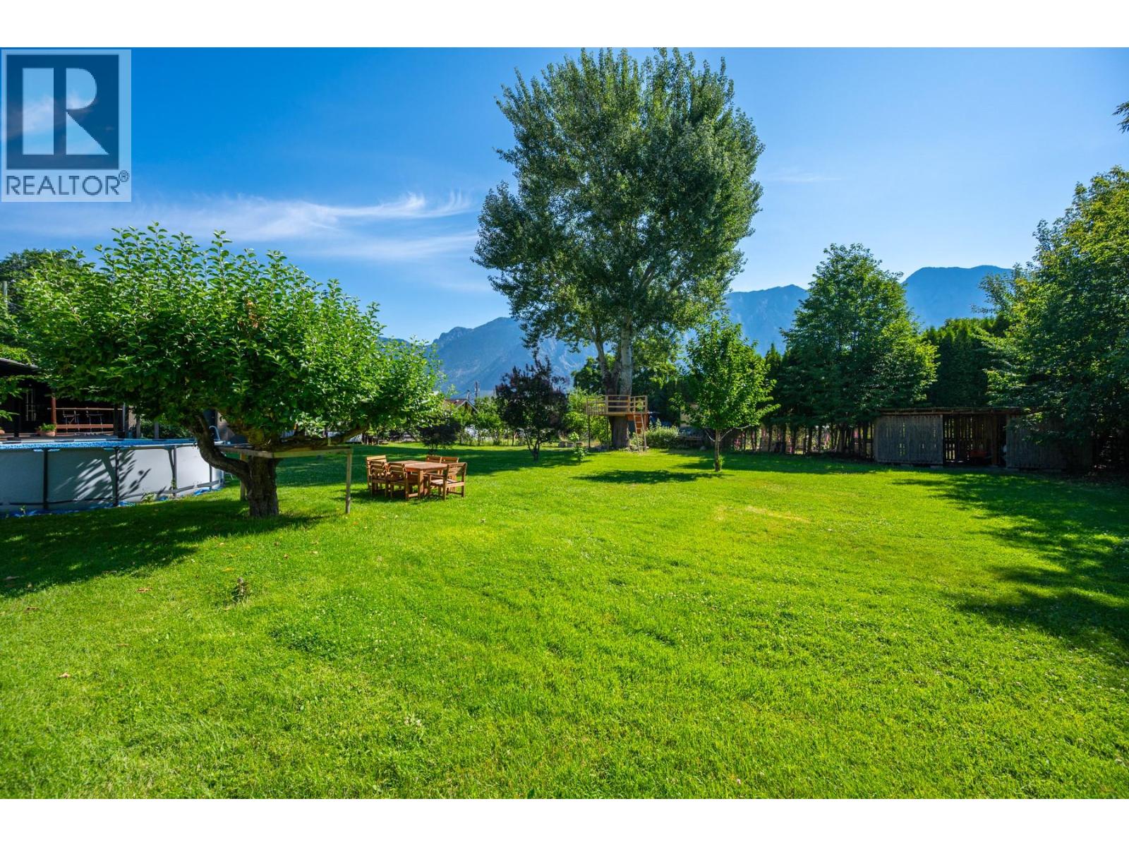 36 14th Avenue, Lillooet