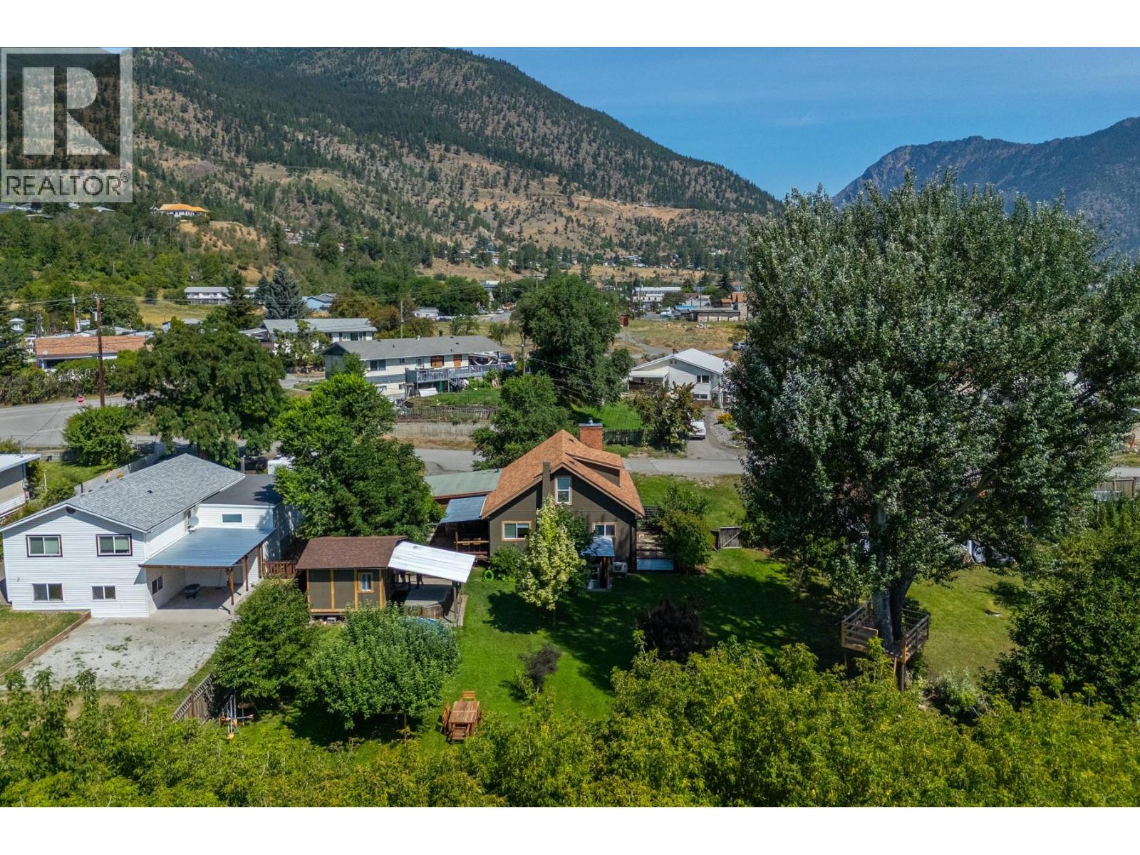 36 14th Avenue, Lillooet