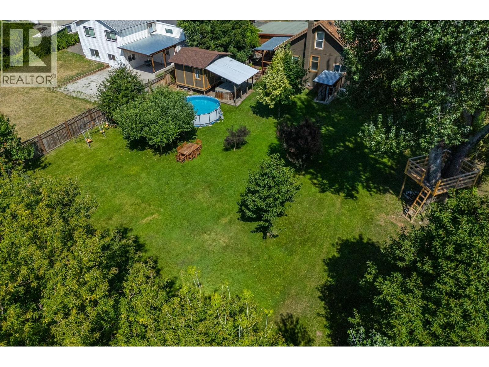36 14th Avenue, Lillooet