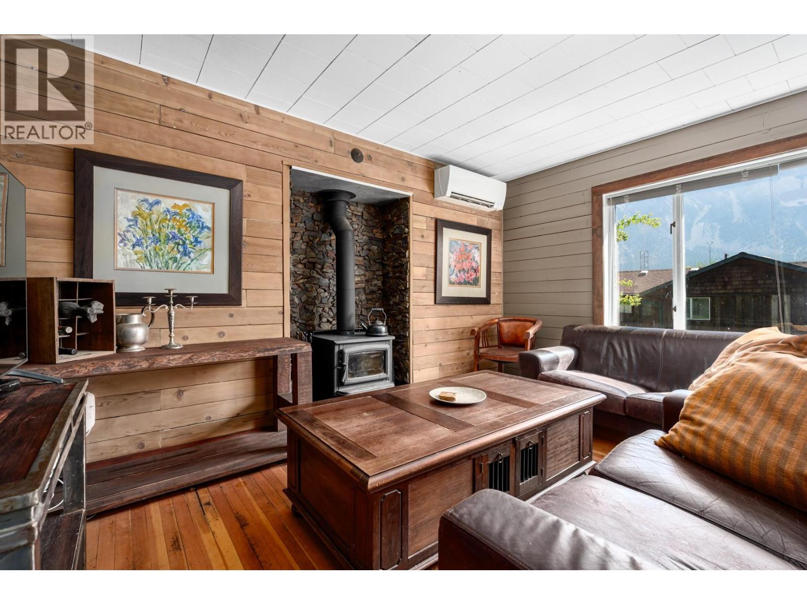 36 14th Avenue, Lillooet