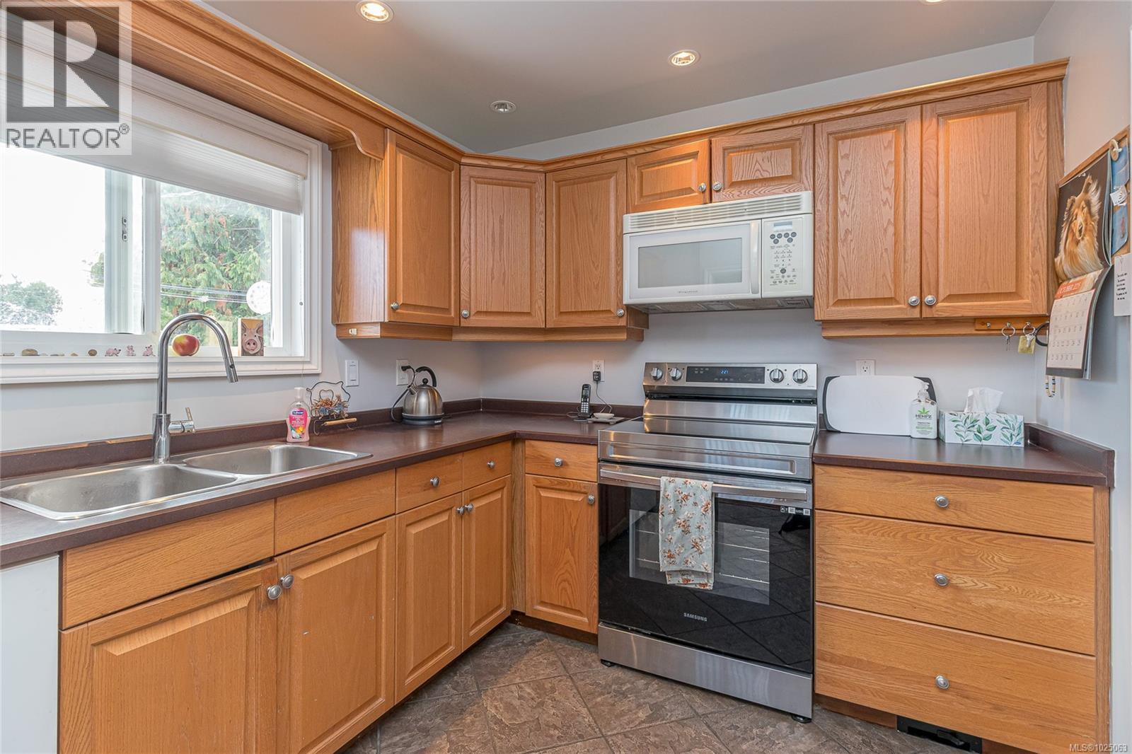  1723 Taylor Street, Saanich