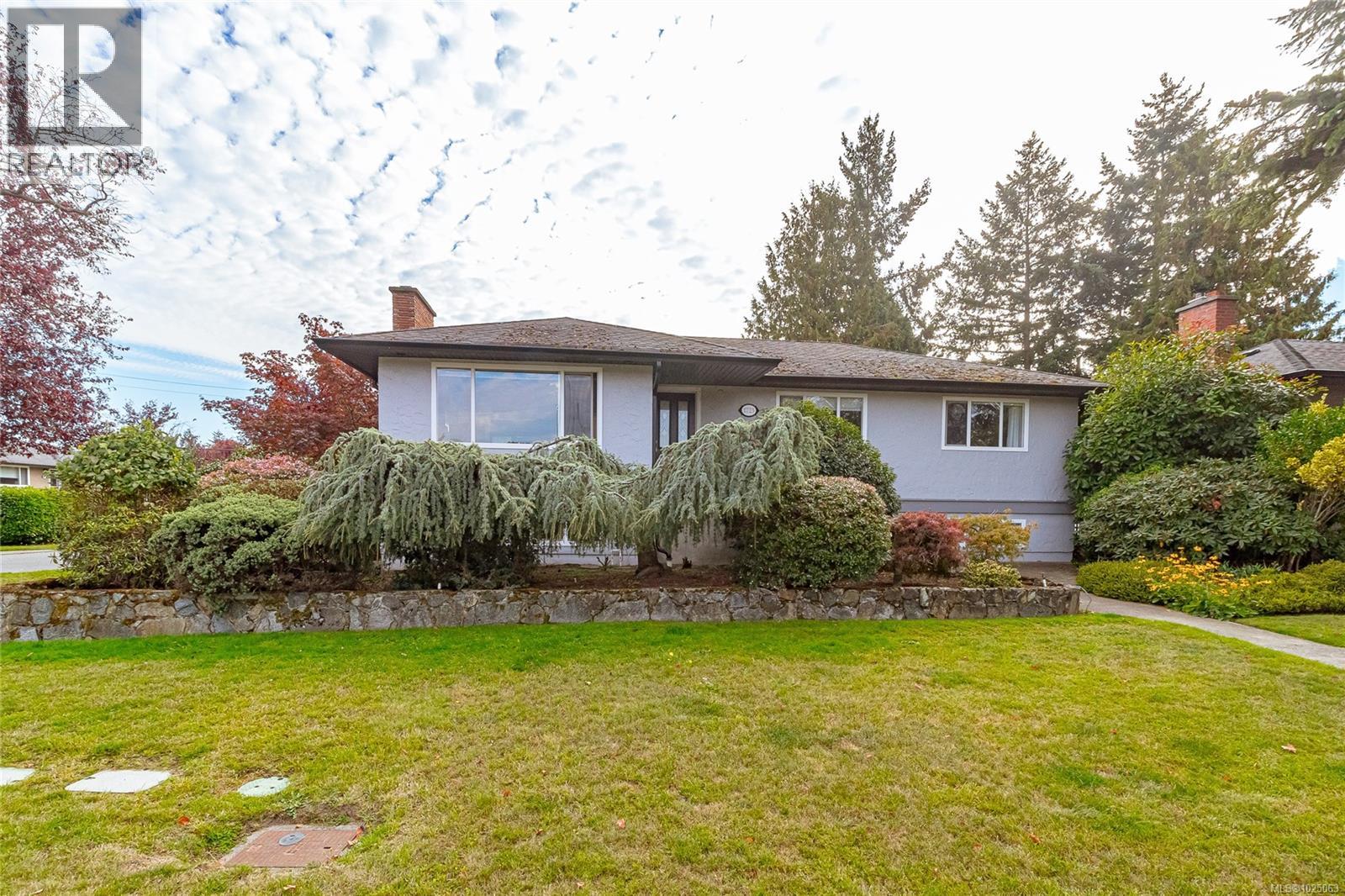  1723 Taylor Street, Saanich