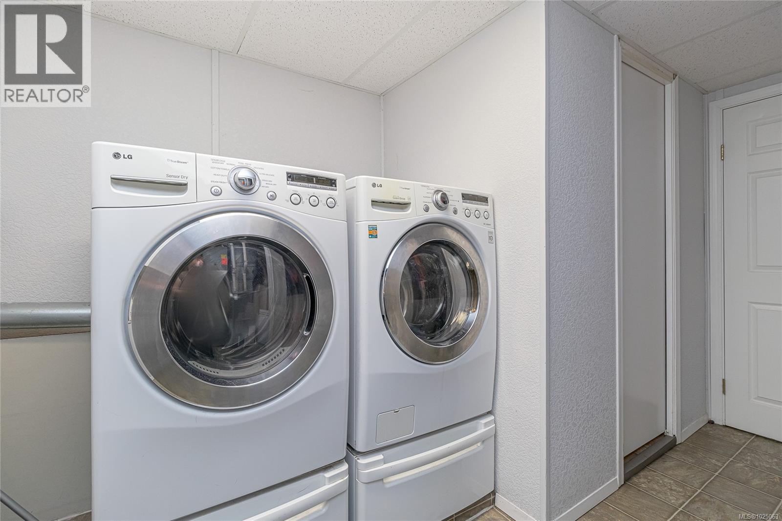  1723 Taylor Street, Saanich