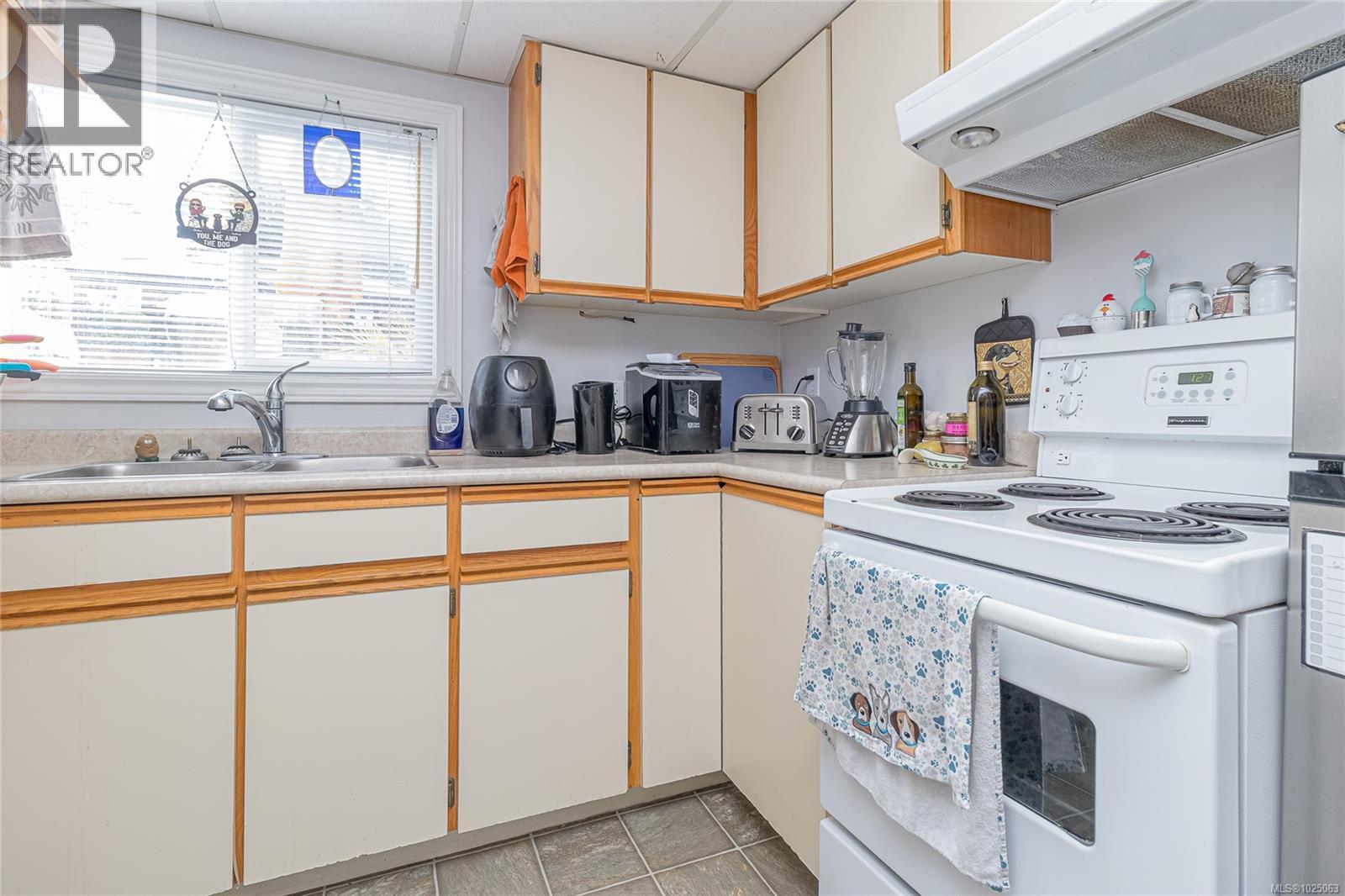  1723 Taylor Street, Saanich