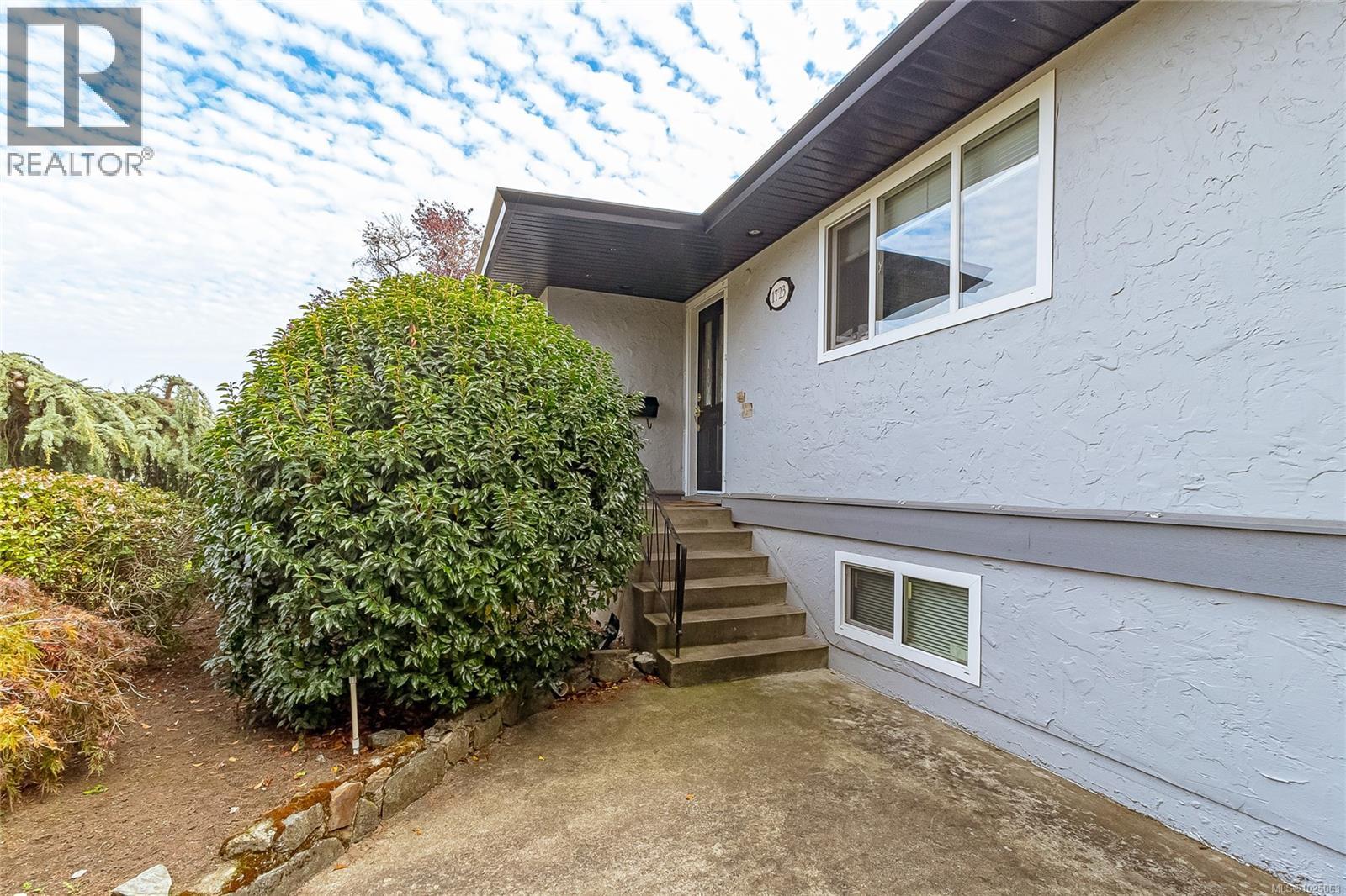  1723 Taylor Street, Saanich