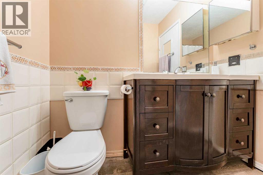 Single Family House for Sale in  Temple Drive NE Temple Calgary 