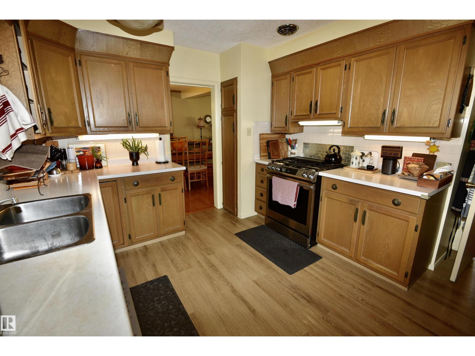 13910 101A AV NW, Edmonton