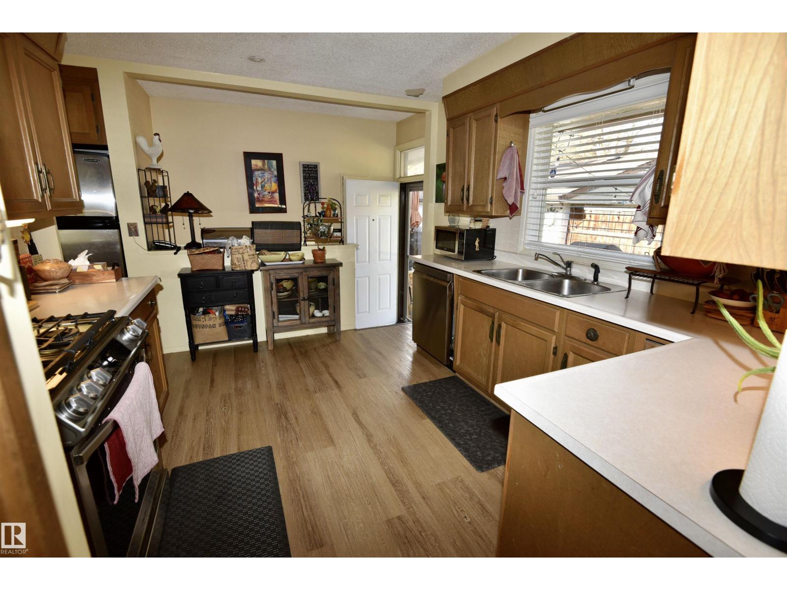 13910 101A AV NW, Edmonton