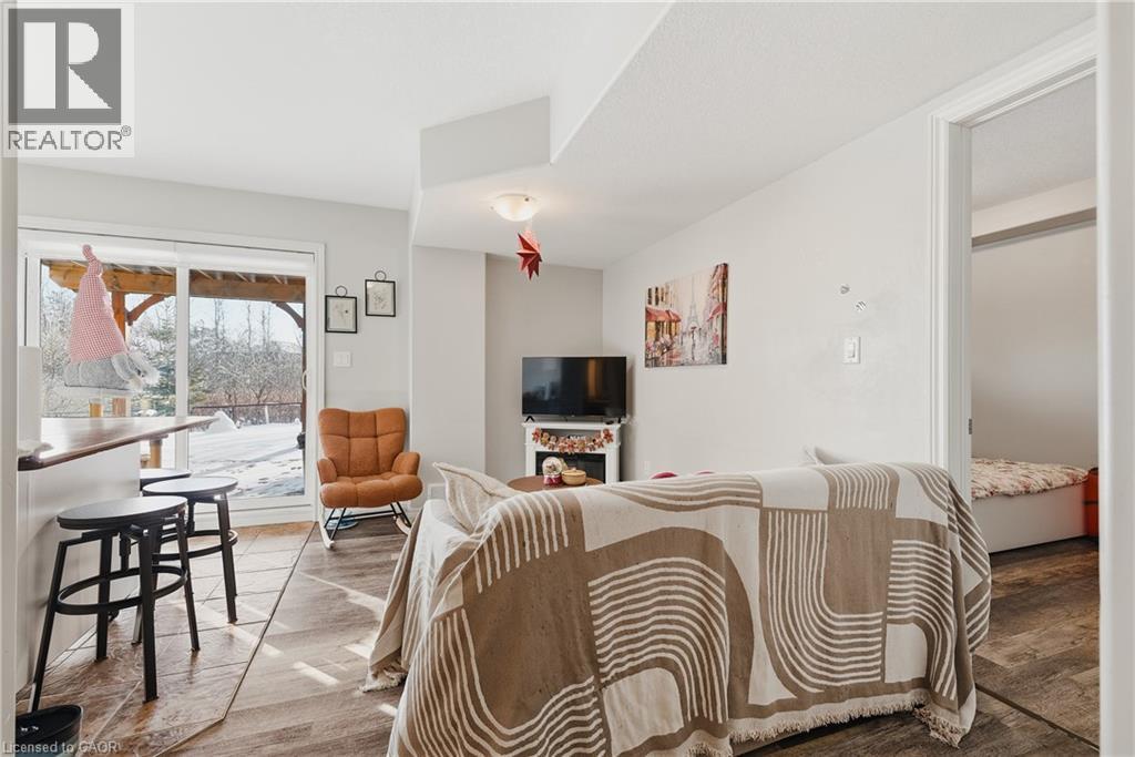 23 DOON CREEK Street - 22